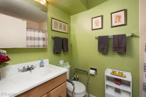 Bath - 1702 Mill St #207, Des Plaines, IL 60016 photo 2 of 2