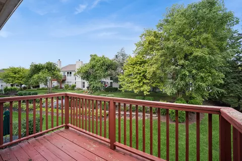 Exterior - 22 Cloverdale Ct #22, Algonquin, IL 60102 photo 2 of 2