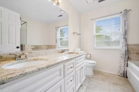 Bath - 22 Cloverdale Ct #22, Algonquin, IL 60102 photo 1 of 3