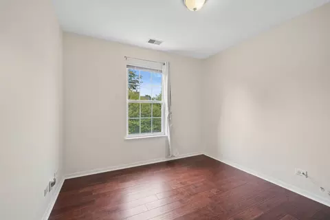 Bedroom - 22 Cloverdale Ct #22, Algonquin, IL 60102 photo 2 of 2
