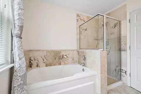 Bath - 22 Cloverdale Ct #22, Algonquin, IL 60102 photo 2 of 3