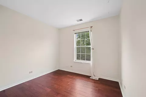 Bedroom - 22 Cloverdale Ct #22, Algonquin, IL 60102 photo 1 of 2