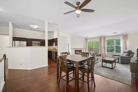 Dining - 22 Cloverdale Ct #22, Algonquin, IL 60102 photo 1 of 2