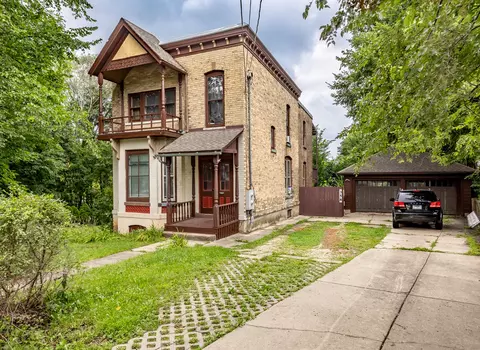 358 Bent St, Elgin, IL 60120