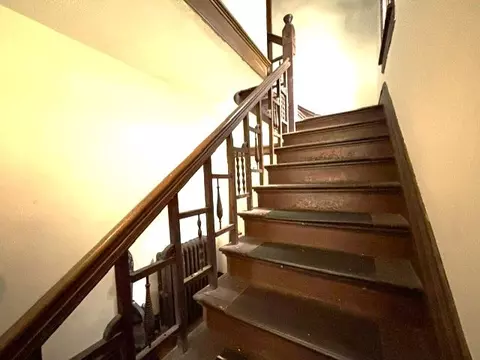 Entry Way - 358 Bent St, Elgin, IL 60120 photo 2 of 4