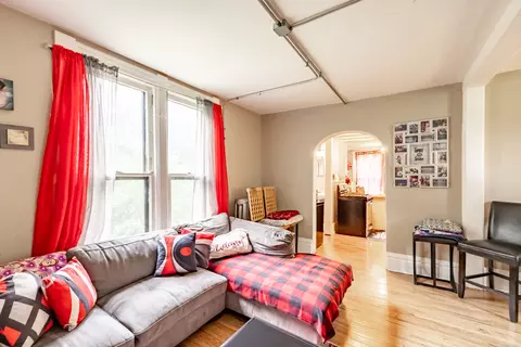 Living - 358 Bent St, Elgin, IL 60120 photo 4 of 5
