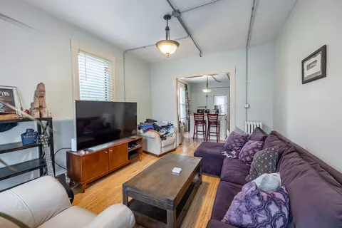 Living - 358 Bent St, Elgin, IL 60120 photo 2 of 5