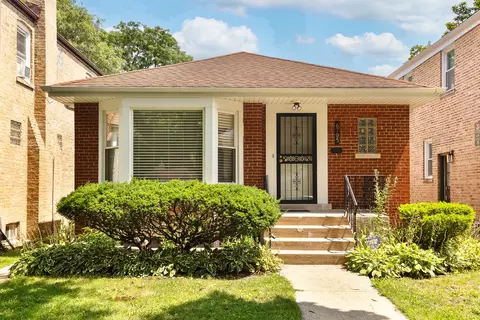 6705 N Sacramento Ave, Chicago, IL 60645