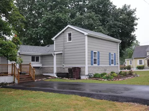 5724 Milwaukee Ave, Richmond, IL 60071