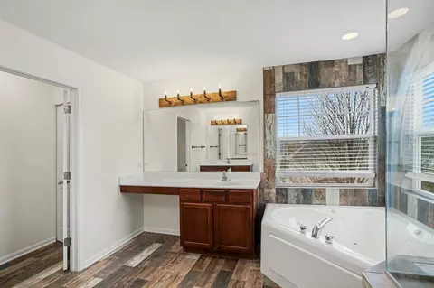 Bath - 26613 Silverleaf Dr, Plainfield, IL 60585 photo 1 of 5