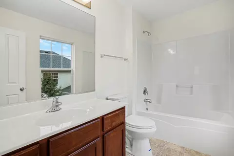 Bath - 26613 Silverleaf Dr, Plainfield, IL 60585 photo 3 of 5
