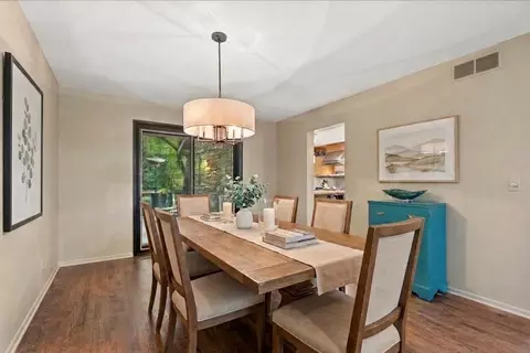 Dining - 500 Parkview Pl, Burr Ridge, IL 60527 photo 3 of 3
