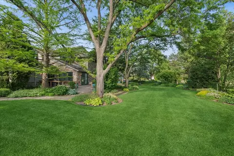 Exterior - 500 Parkview Pl, Burr Ridge, IL 60527 photo 7 of 8
