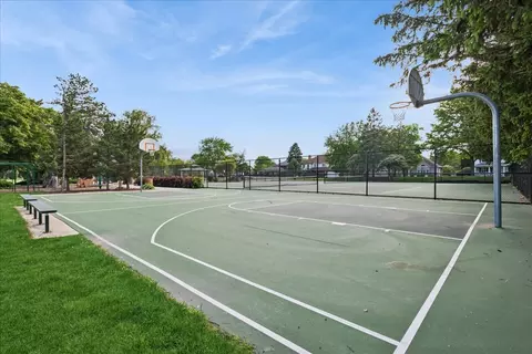 Exterior - 500 Parkview Pl, Burr Ridge, IL 60527 photo 8 of 8