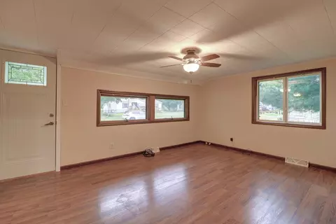 Living - 315 E Booth St, Tampico, IL 61283 photo 3 of 6