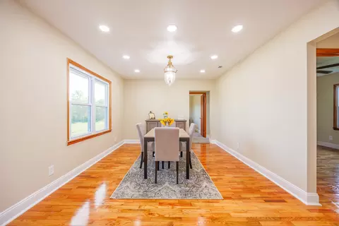 Dining - 122 E Lincoln, Dix, IL 62830 photo 2 of 2