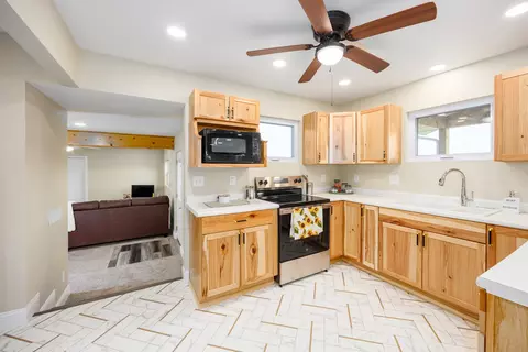 Kitchen - 122 E Lincoln, Dix, IL 62830 photo 4 of 4