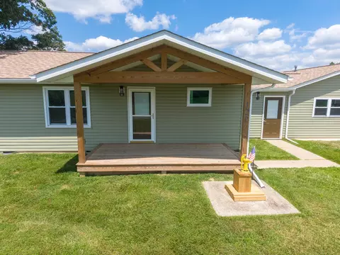 Exterior - 122 E Lincoln, Dix, IL 62830 photo 3 of 5