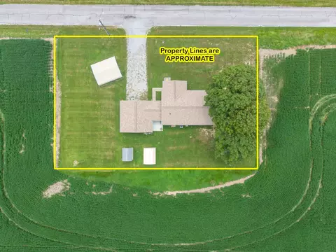 View/Area - 122 E Lincoln, Dix, IL 62830 photo 1 of 3