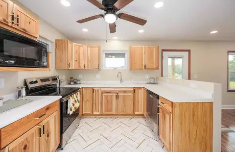 Kitchen - 122 E Lincoln, Dix, IL 62830 photo 1 of 4