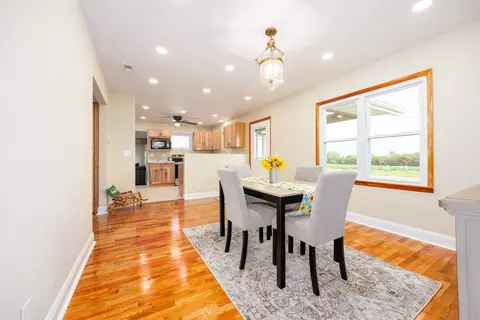 Dining - 122 E Lincoln, Dix, IL 62830 photo 1 of 2
