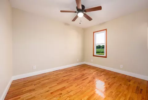 Bedroom - 122 E Lincoln, Dix, IL 62830 photo 3 of 6