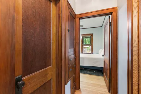 Entry Way - 909 Augusta Ave, Elgin, IL 60120 photo 2 of 3