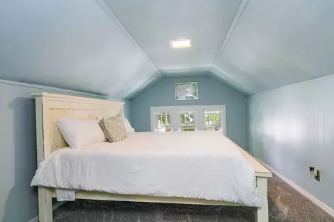 Bedroom - 909 Augusta Ave, Elgin, IL 60120 photo 2 of 3