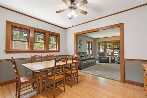 Dining - 909 Augusta Ave, Elgin, IL 60120 photo 3 of 3