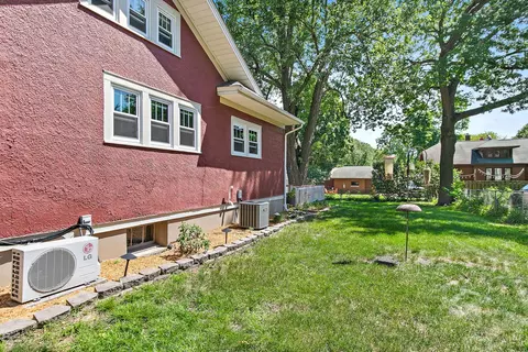Exterior - 909 Augusta Ave, Elgin, IL 60120 photo 9 of 11