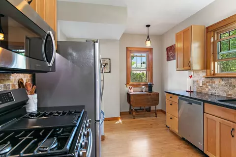 Kitchen - 909 Augusta Ave, Elgin, IL 60120 photo 1 of 4