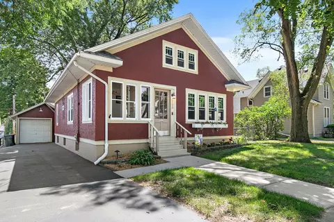 Exterior - 909 Augusta Ave, Elgin, IL 60120 photo 2 of 11