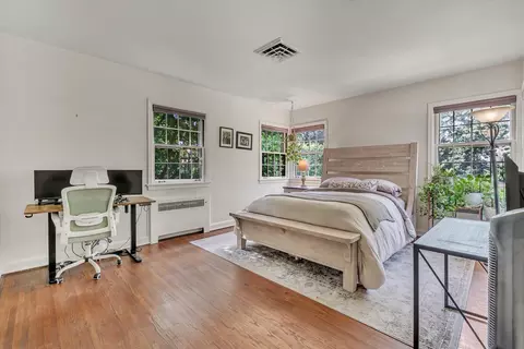 Bedroom - 1000 27th Ave, Moline, IL 61265 photo 1 of 9