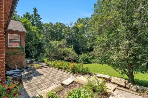 Exterior - 1000 27th Ave, Moline, IL 61265 photo 10 of 12