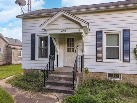 Exterior - 402 Mason St, Chenoa, IL 61726 photo 4 of 4