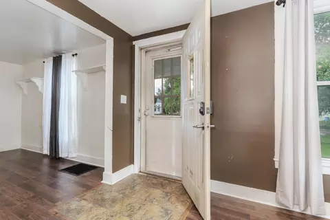 Entry Way - 402 Mason St, Chenoa, IL 61726 photo 1 of 3