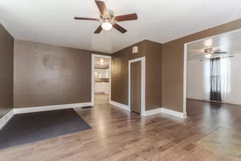 Living - 402 Mason St, Chenoa, IL 61726 photo 3 of 5
