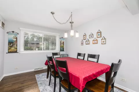Dining - 2005 E Cayuga Ln, Mount Prospect, IL 60056 photo 1 of 1