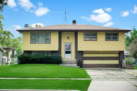 1941 Marigold Ln, Hanover Park, IL 60133