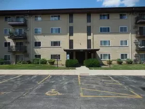 535 S Cleveland Ave #202, Arlington Heights, IL 60005