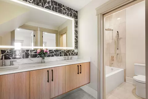 Bath - 1921 Beechnut Rd, Northbrook, IL 60062 photo 7 of 8