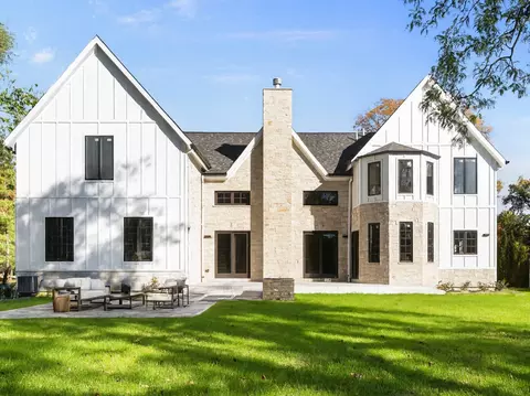 Exterior - 1921 Beechnut Rd, Northbrook, IL 60062 photo 5 of 6
