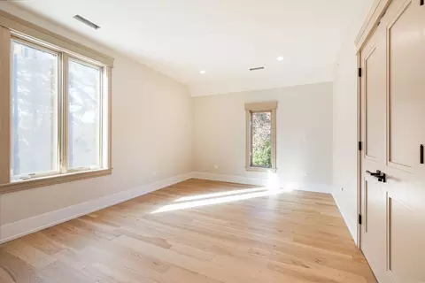 Bedroom - 1921 Beechnut Rd, Northbrook, IL 60062 photo 6 of 6