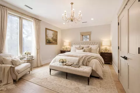 Bedroom - 1921 Beechnut Rd, Northbrook, IL 60062 photo 5 of 6