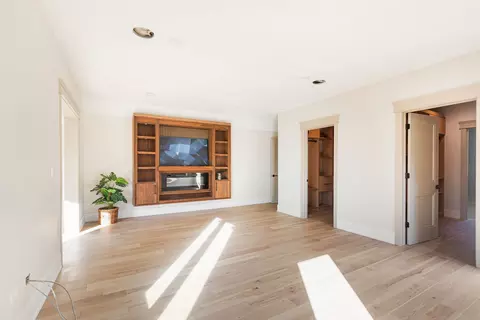 Living - 1921 Beechnut Rd, Northbrook, IL 60062 photo 6 of 10