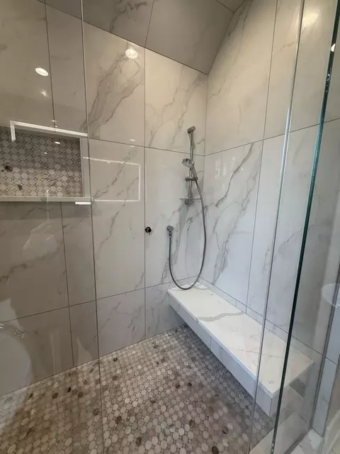 Bath - 1921 Beechnut Rd, Northbrook, IL 60062 photo 5 of 8
