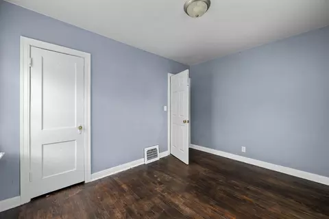 Bedroom - 433 51st St, Moline, IL 61265 photo 2 of 2