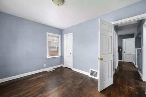 Bedroom - 433 51st St, Moline, IL 61265 photo 1 of 2