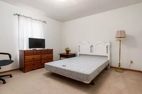 Bedroom - 691 Stonemint Dr, Roscoe, IL 61073 photo 1 of 8