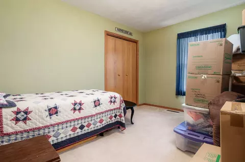 Bedroom - 691 Stonemint Dr, Roscoe, IL 61073 photo 2 of 8